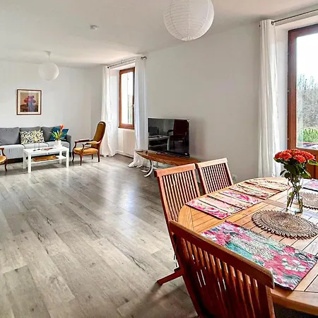 Nyaraló Lovely In With Wifi