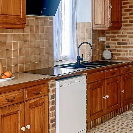Pet Friendly In * Nanteuil-en-Vallée